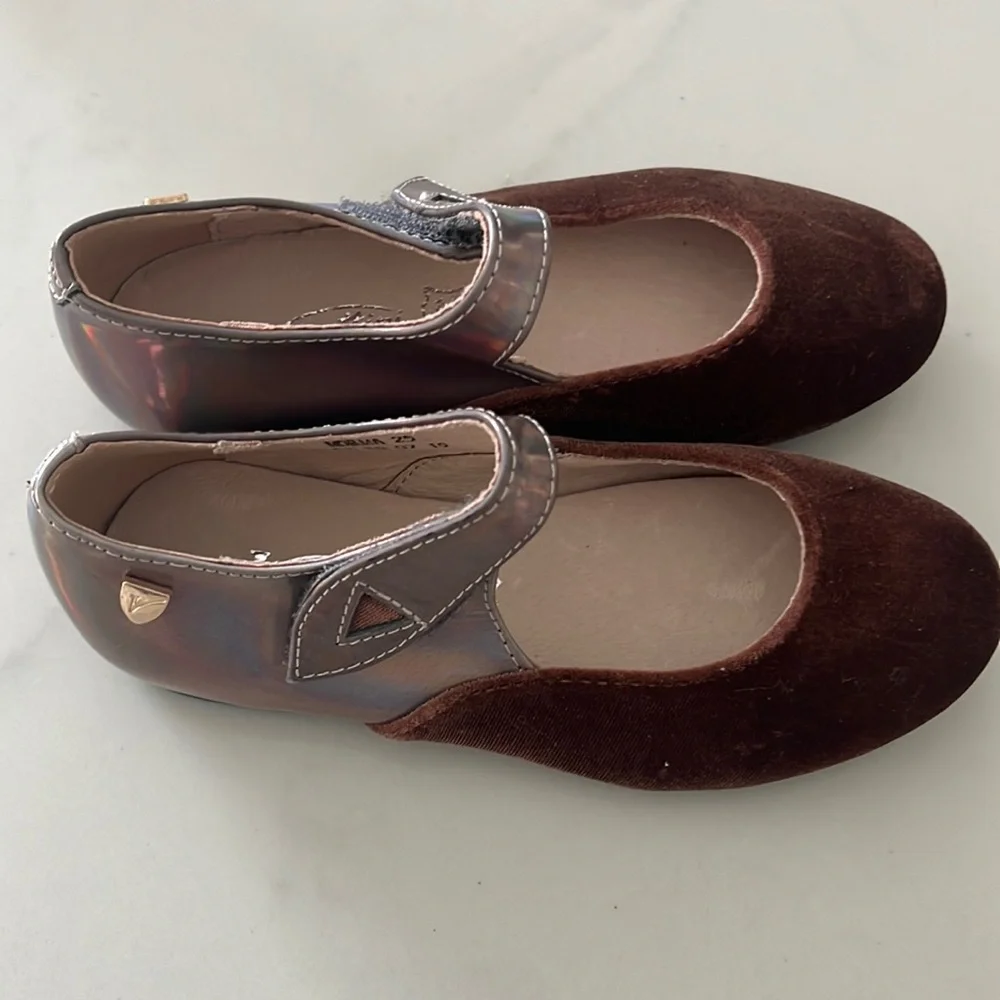 Brand new brownish venettini girls shoes size 25